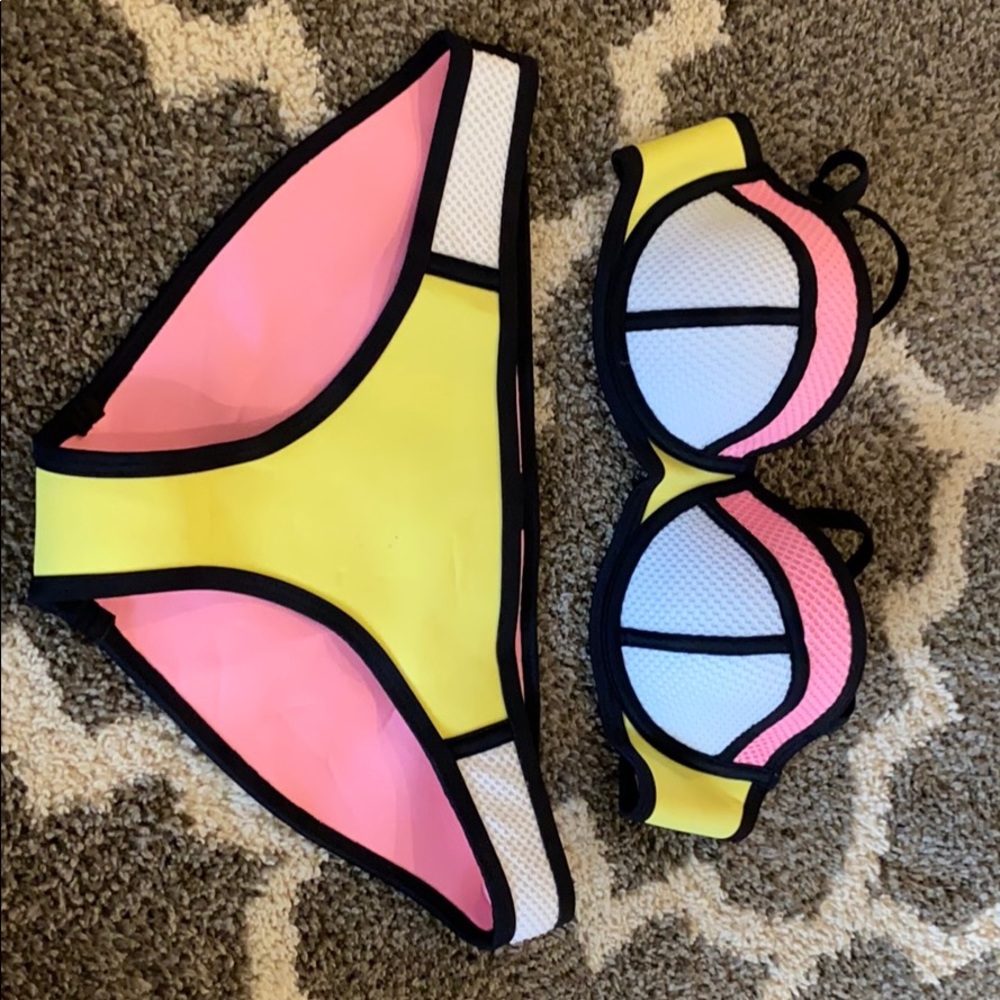 Super cute bikini top and bottoms